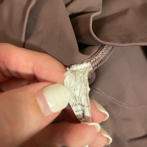 Lululemon Wunder Unders, size 8, “Antique Bark” Nulux high rise - VGUC - Picture 7 of 8